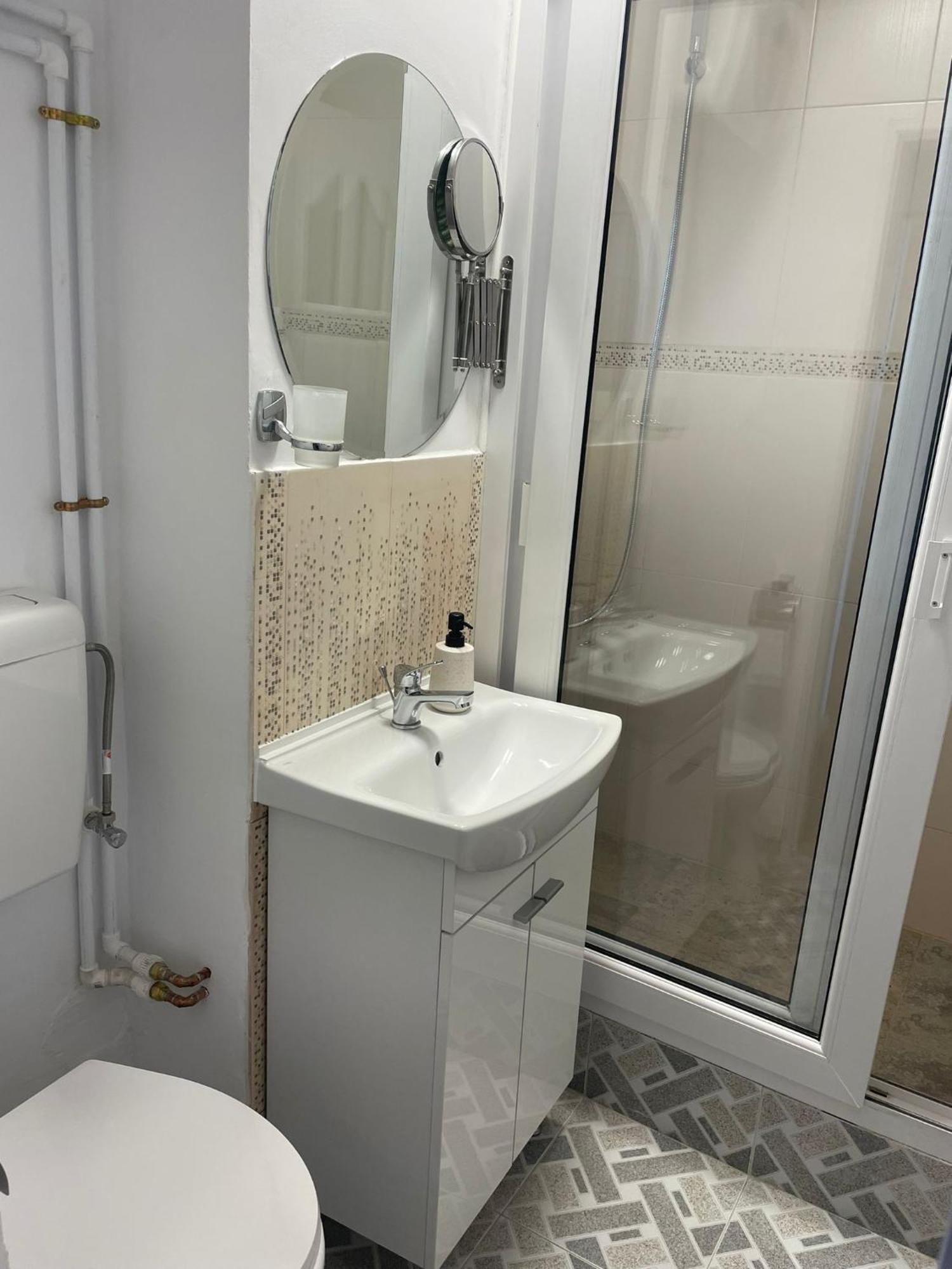 Emm Apartament - 100M Parc Si Metrou Tinererului 부쿠레슈티 외부 사진